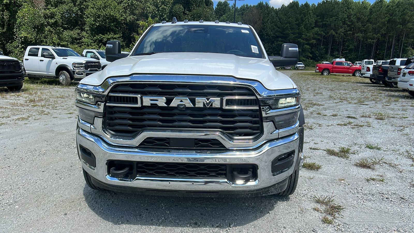 New 2025 RAM 5500 4x4 Regular Cab image 3