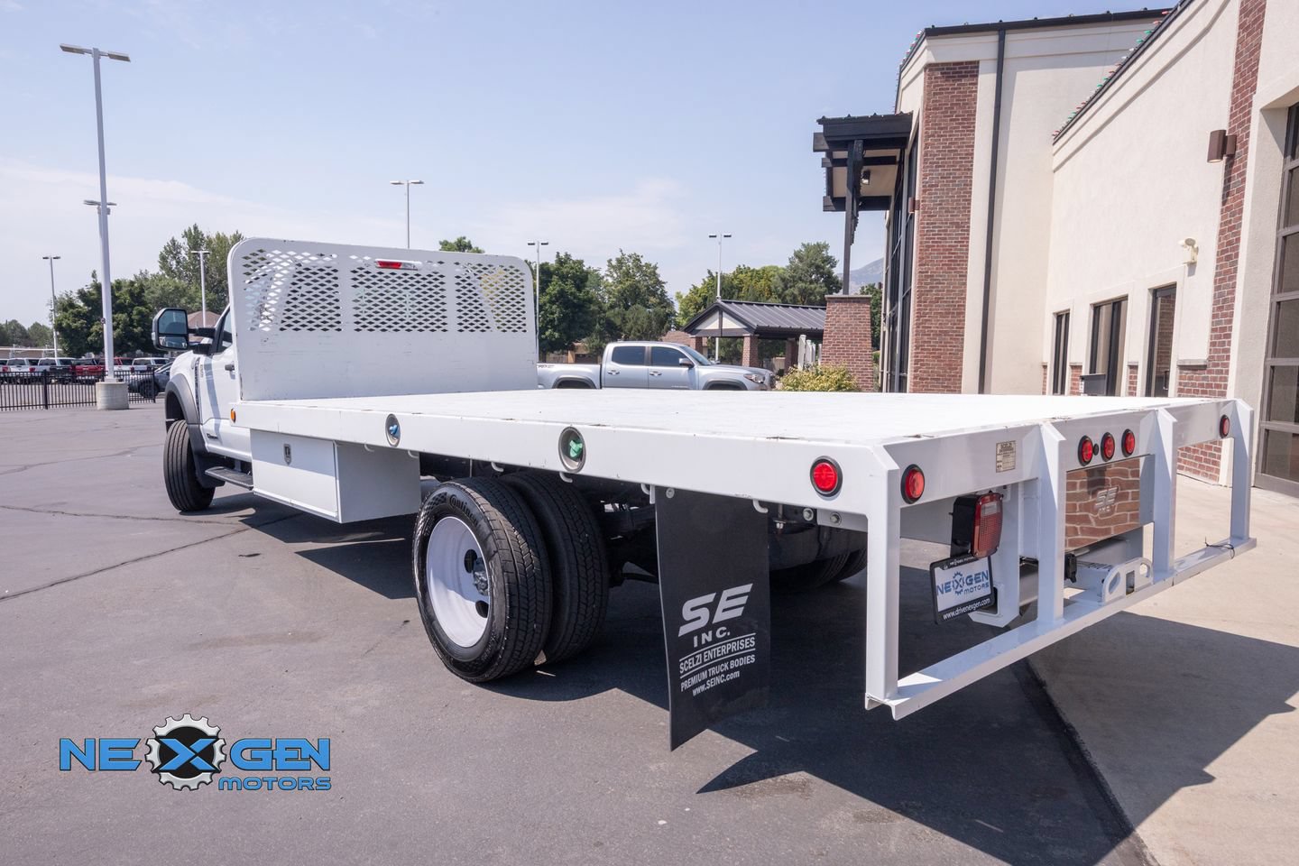 Used 2024 Ford F550 2WD Regular Cab Super Duty image 5