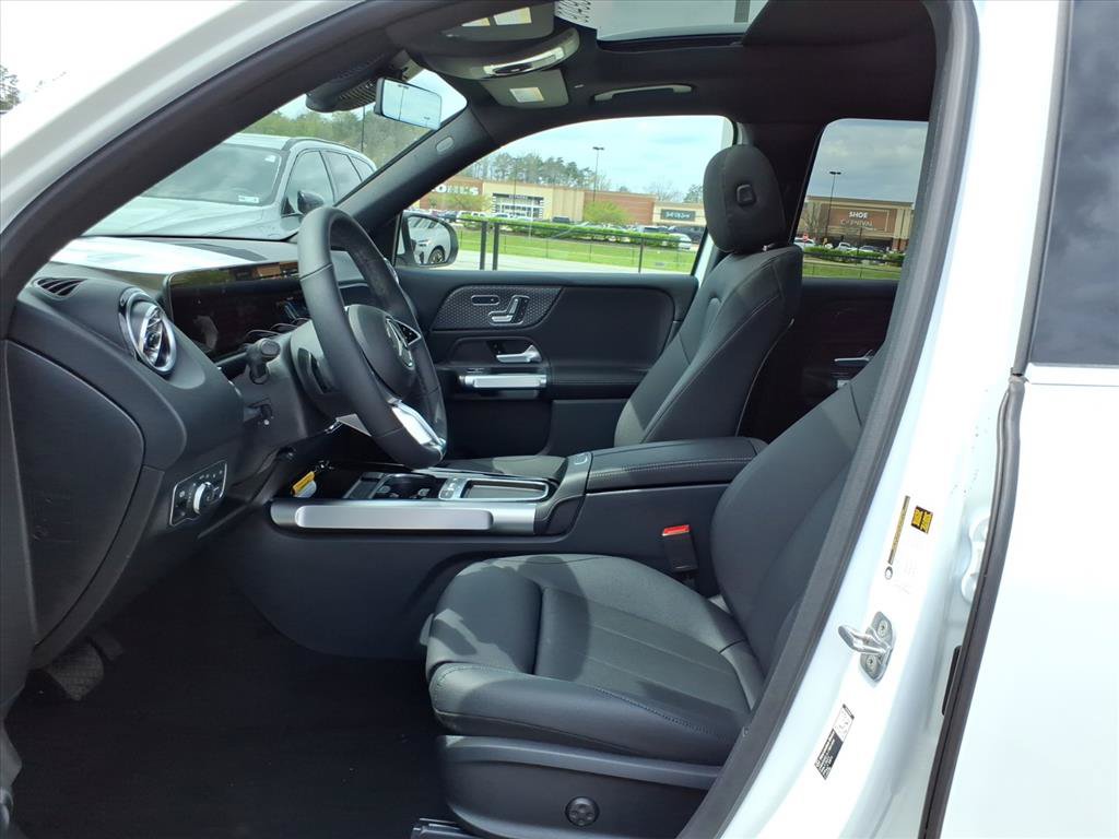 Used 2026 Mercedes-Benz GLB 250 4MATIC image 11