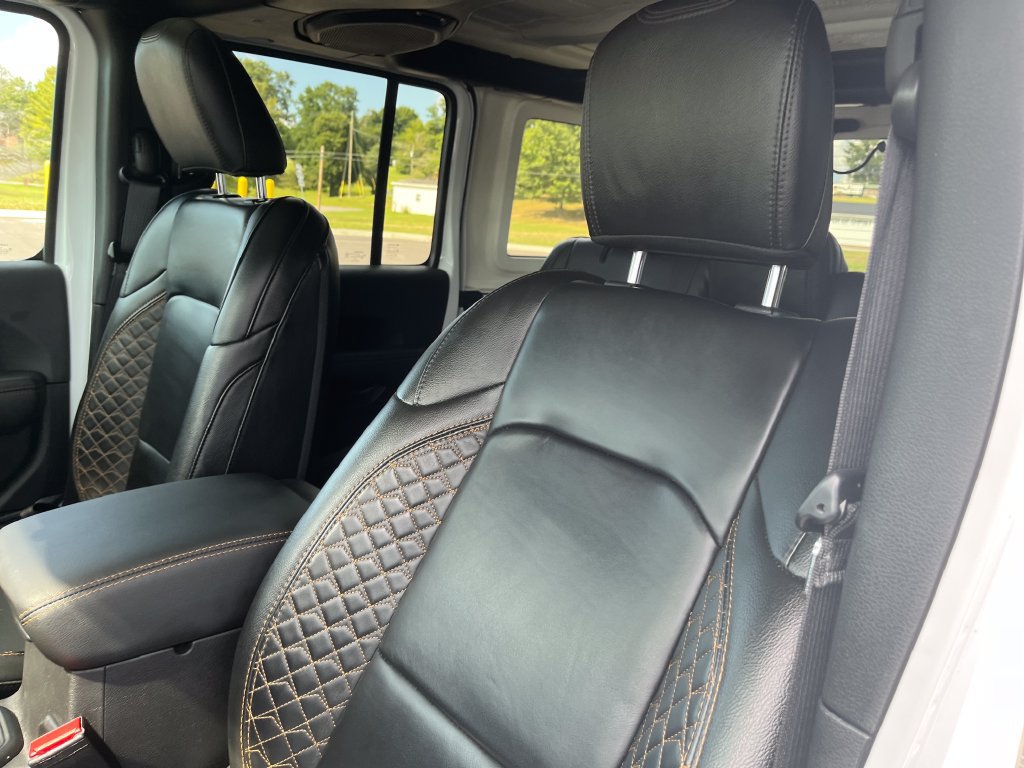 Used 2022 Jeep Wrangler Unlimited Sahara AWD/4WD image 12