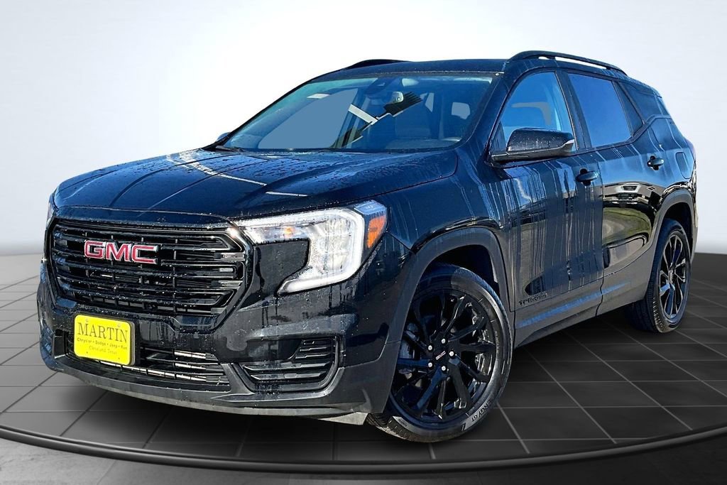 Used 2023 GMC Terrain SLE w/ Driver Convenience Package image 12