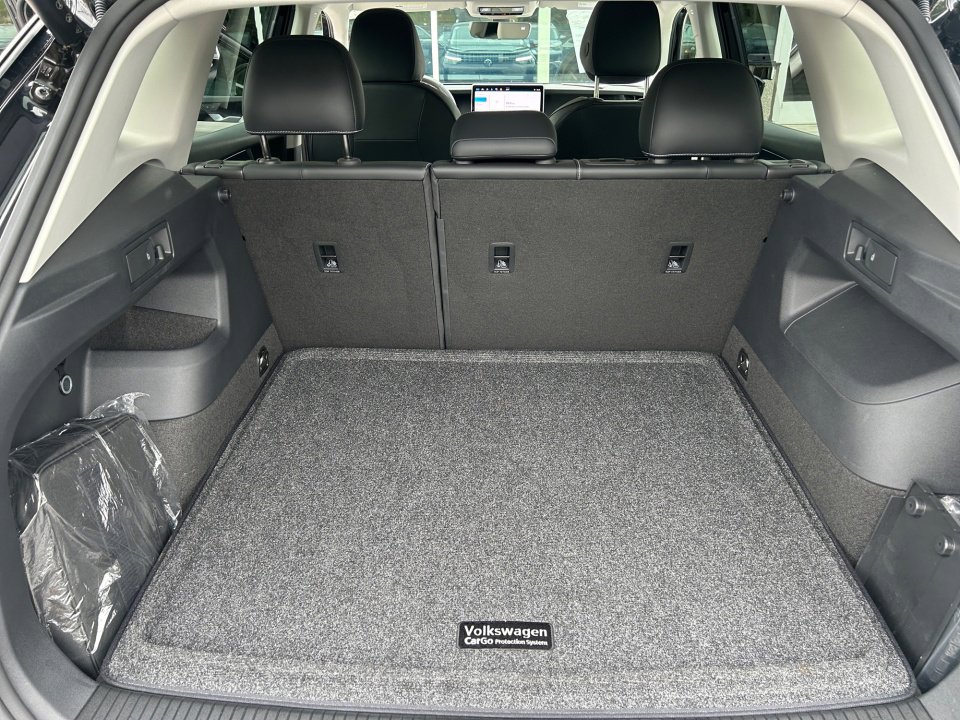Certified 2025 Volkswagen Tiguan SE AWD/4WD image 15