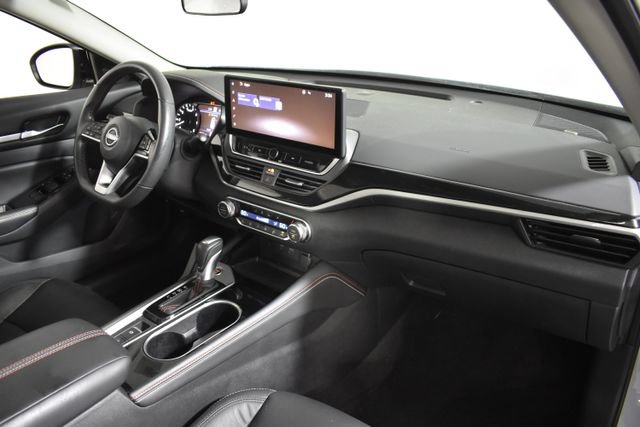 Used 2024 Nissan Altima 2.0 SR FWD image 37