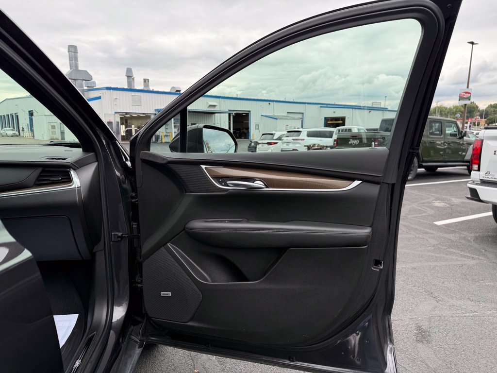 Used 2019 Cadillac XT5 Platinum AWD/4WD image 13