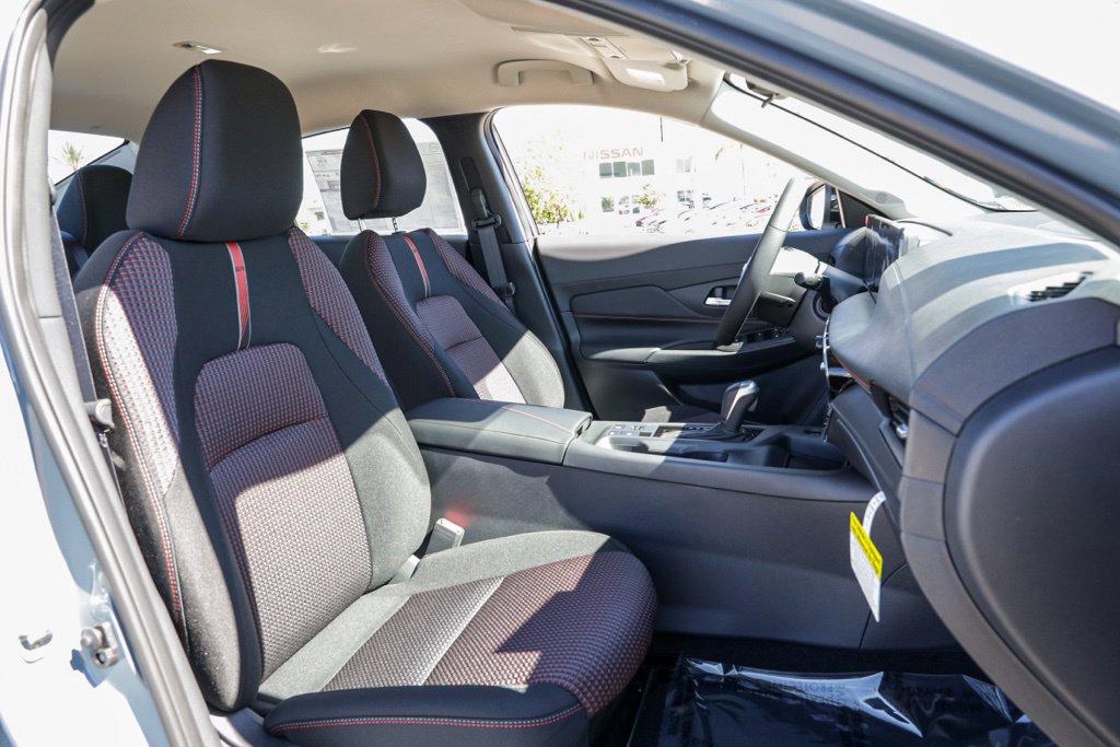 New 2027 Nissan Sentra SR FWD image 19