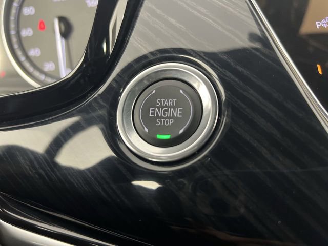 Used 2025 Cadillac XT6 Premium Luxury w/ Technology Package image 17