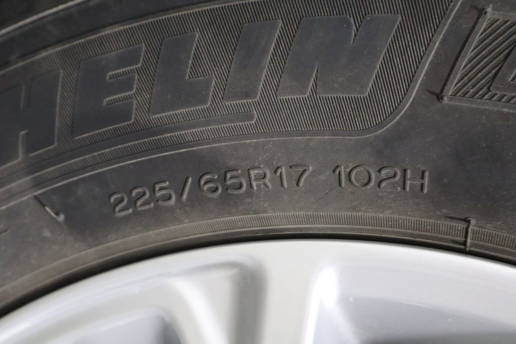 Used 2019 Jeep Cherokee Latitude w/ Popular Appearance Group AWD/4WD image 40