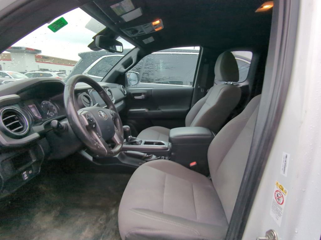 Used 2019 Toyota Tacoma TRD Off-Road w/ Technology Package image 7