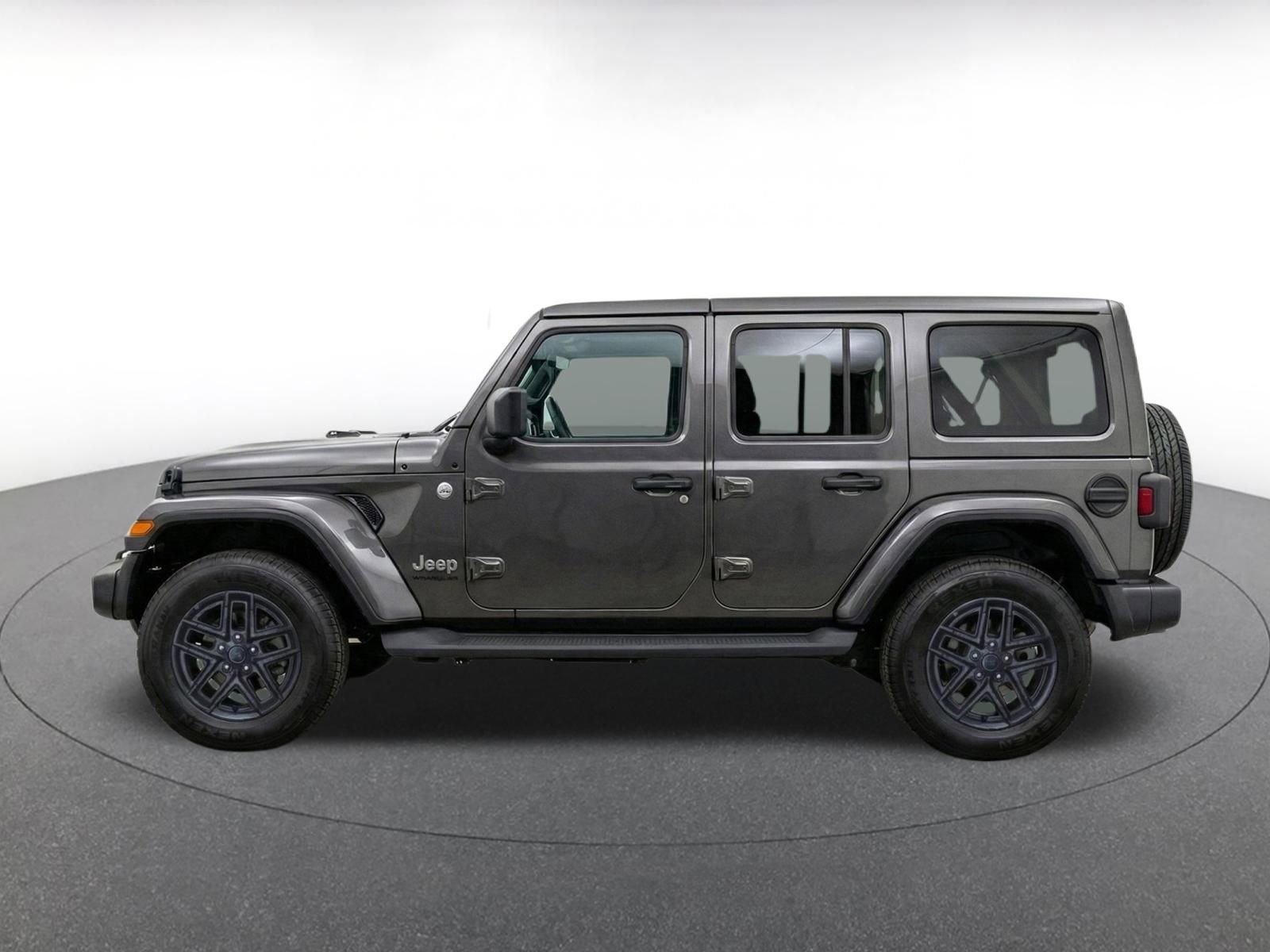 Used 2025 Jeep Wrangler Unlimited Sport AWD/4WD image 4