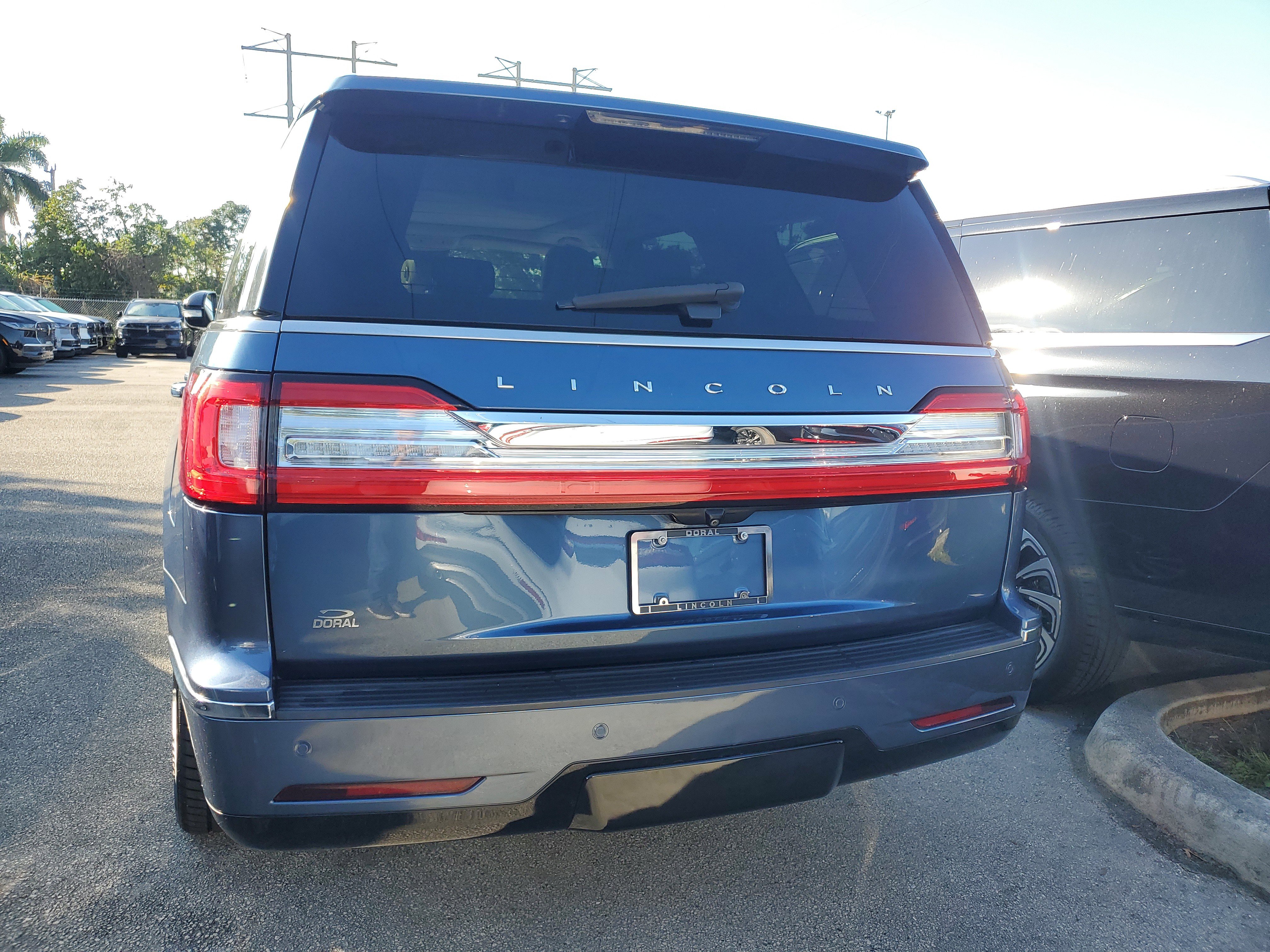 Used 2020 Lincoln Navigator Reserve w/ Luxury Package image 5