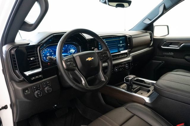 Used 2024 Chevrolet Silverado 1500 High Country w/ High Country Premium Package image 5