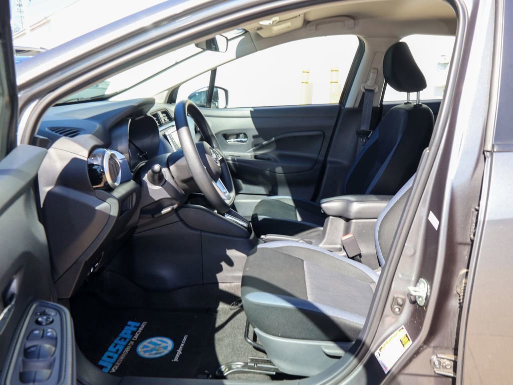 Used 2025 Nissan Versa SV image 11