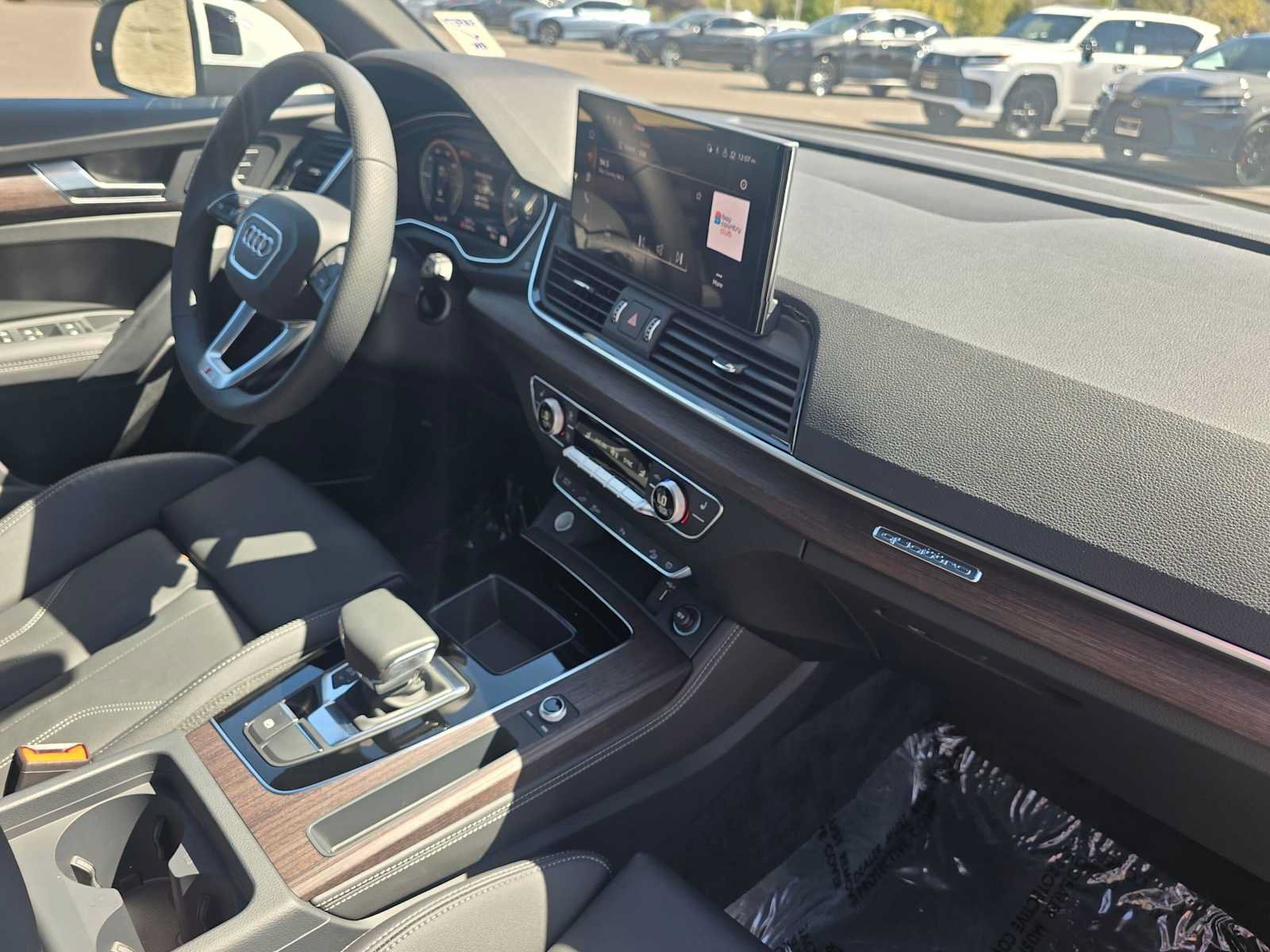Used 2025 Audi Q5 e Premium Plus w/ Premium Plus Package AWD/4WD image 12