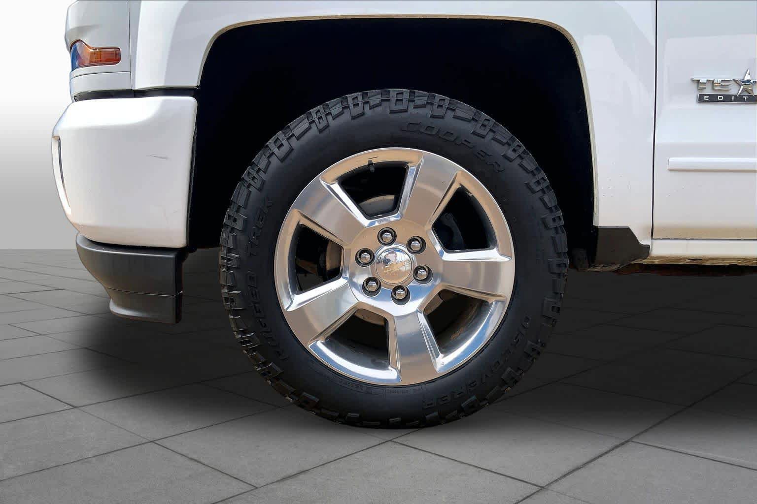 Used 2018 Chevrolet Silverado 1500 LT w/ Texas Edition AWD/4WD image 11