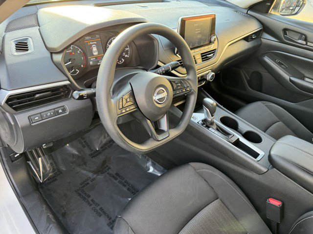 Used 2025 Nissan Altima 2.5 S image 10