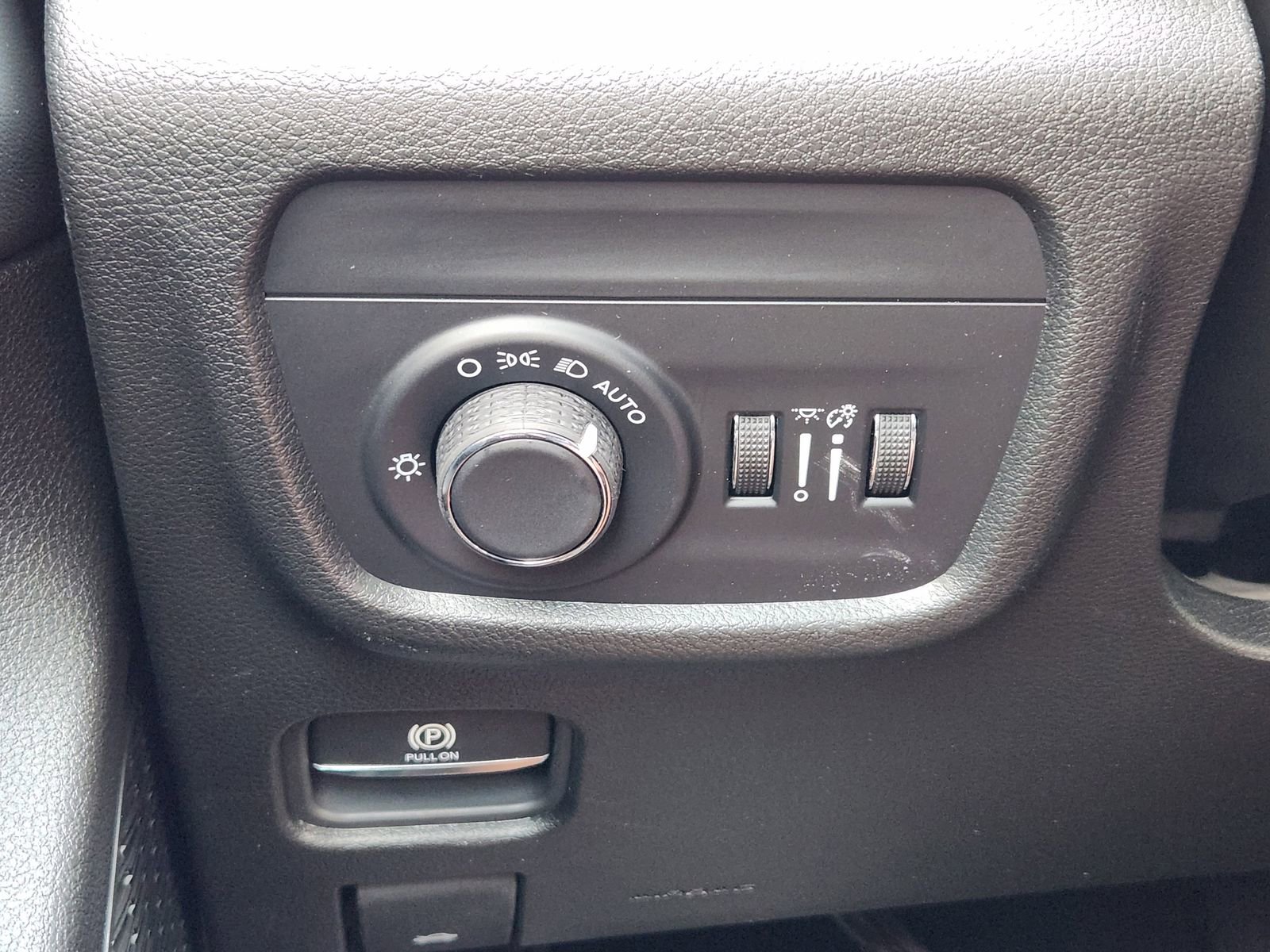 New 2026 Jeep Grand Cherokee Altitude AWD/4WD image 29