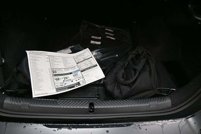 New 2027 BMW 550e xDrive w/ Executive Package AWD/4WD image 24