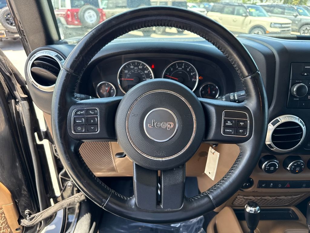 Used 2018 Jeep Wrangler Unlimited Sahara w/ Connectivity Group AWD/4WD image 14