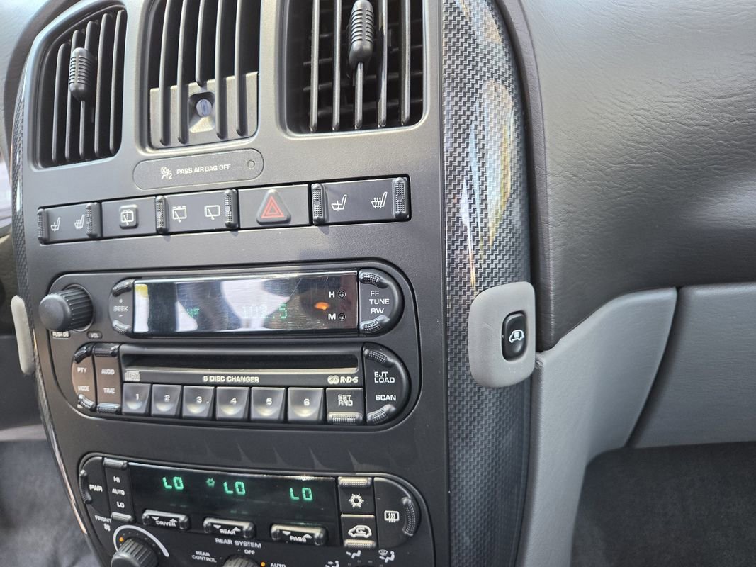 Used 2005 Dodge Grand Caravan SXT w/ Leather Interior Group FWD image 27