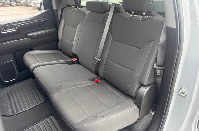 Used 2024 Chevrolet Silverado 1500 LT AWD/4WD image 8