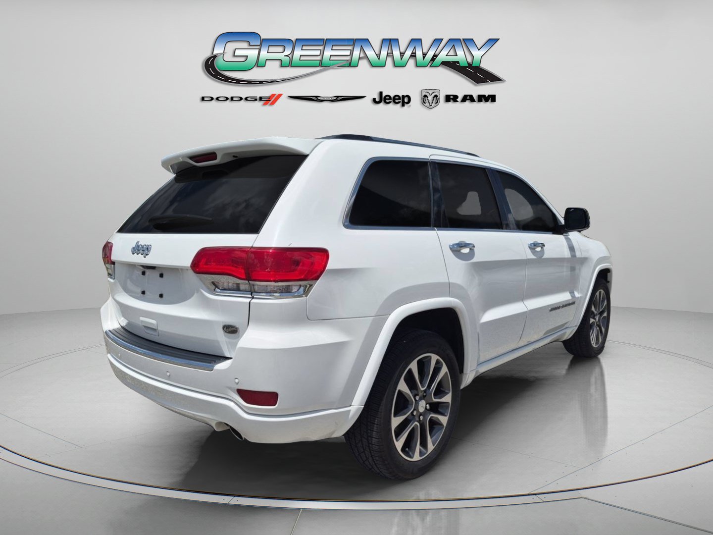Used 2017 Jeep Grand Cherokee Overland RWD image 3