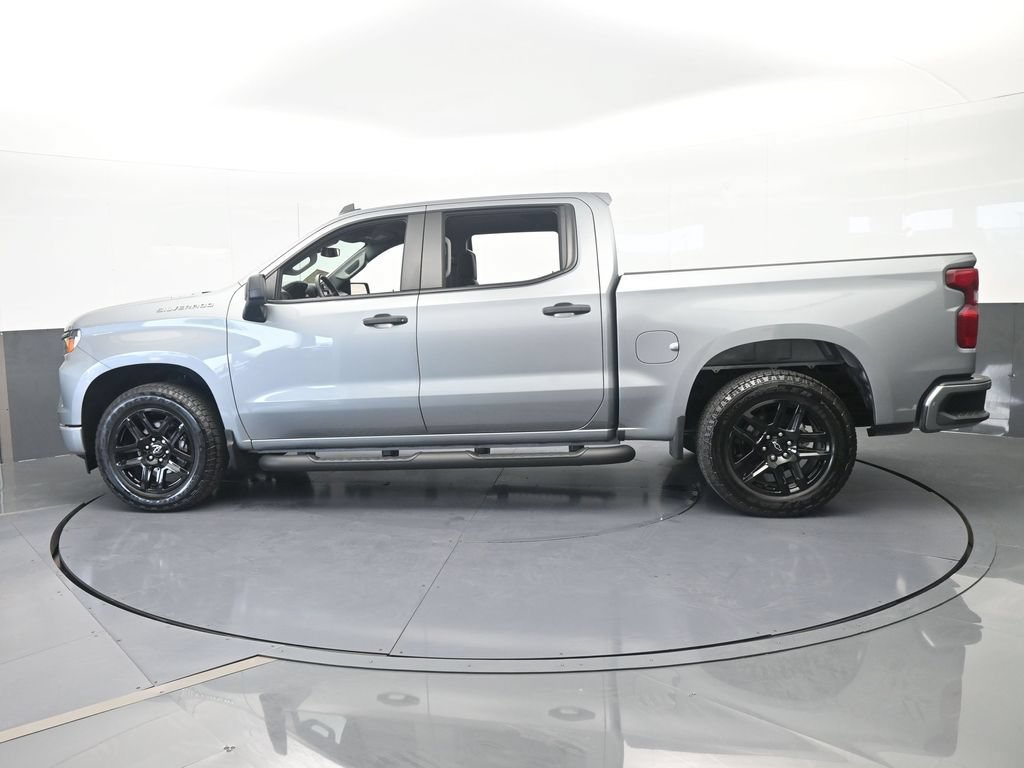 Used 2025 Chevrolet Silverado 1500 Custom w/ Turbomax Blackout Package RWD image 3