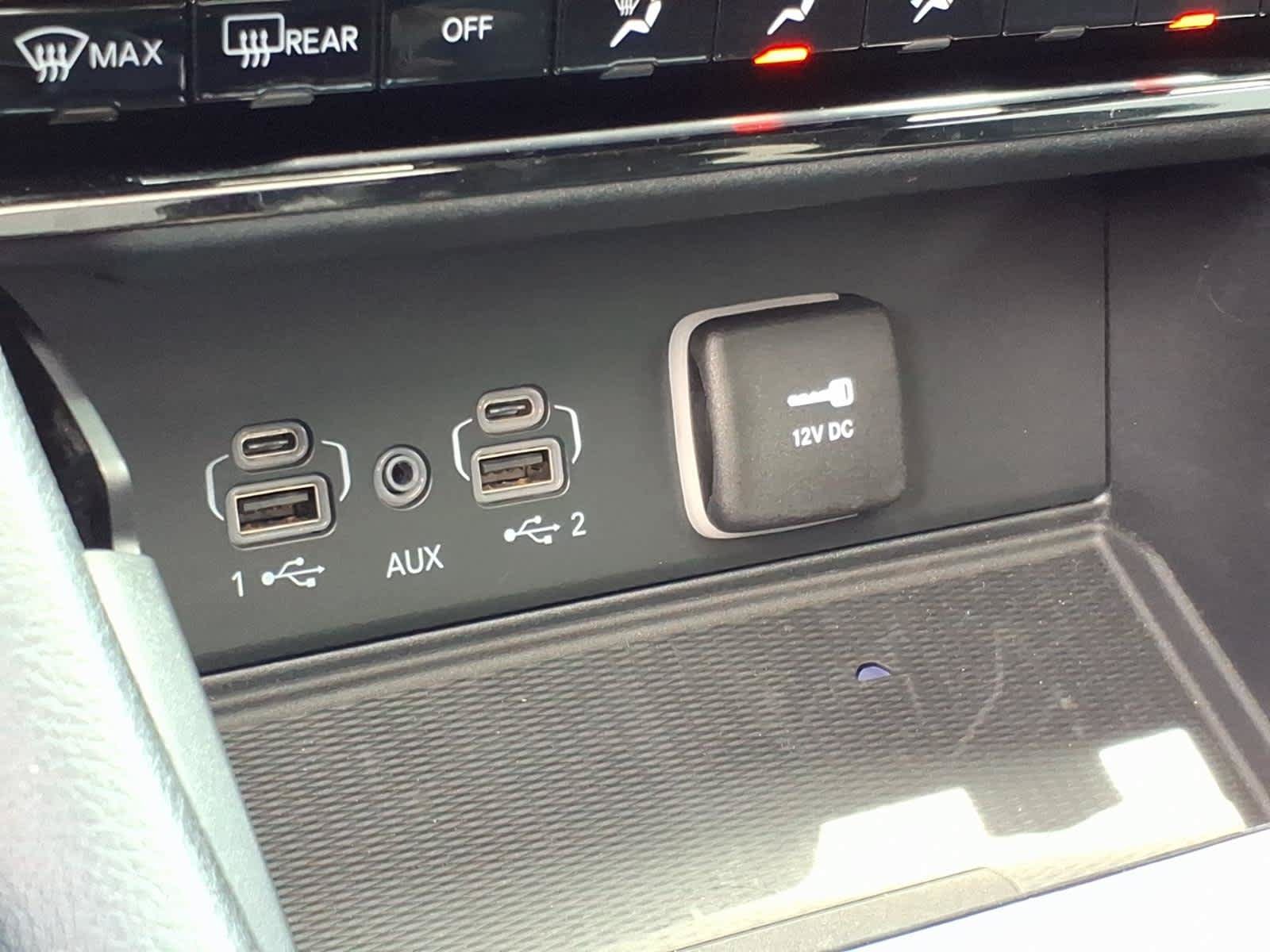 Used 2024 Jeep Grand Cherokee Overland w/ Adv Protech Group III AWD/4WD image 9