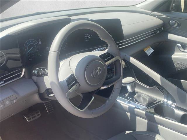 Certified 2025 Hyundai Elantra SEL video 3