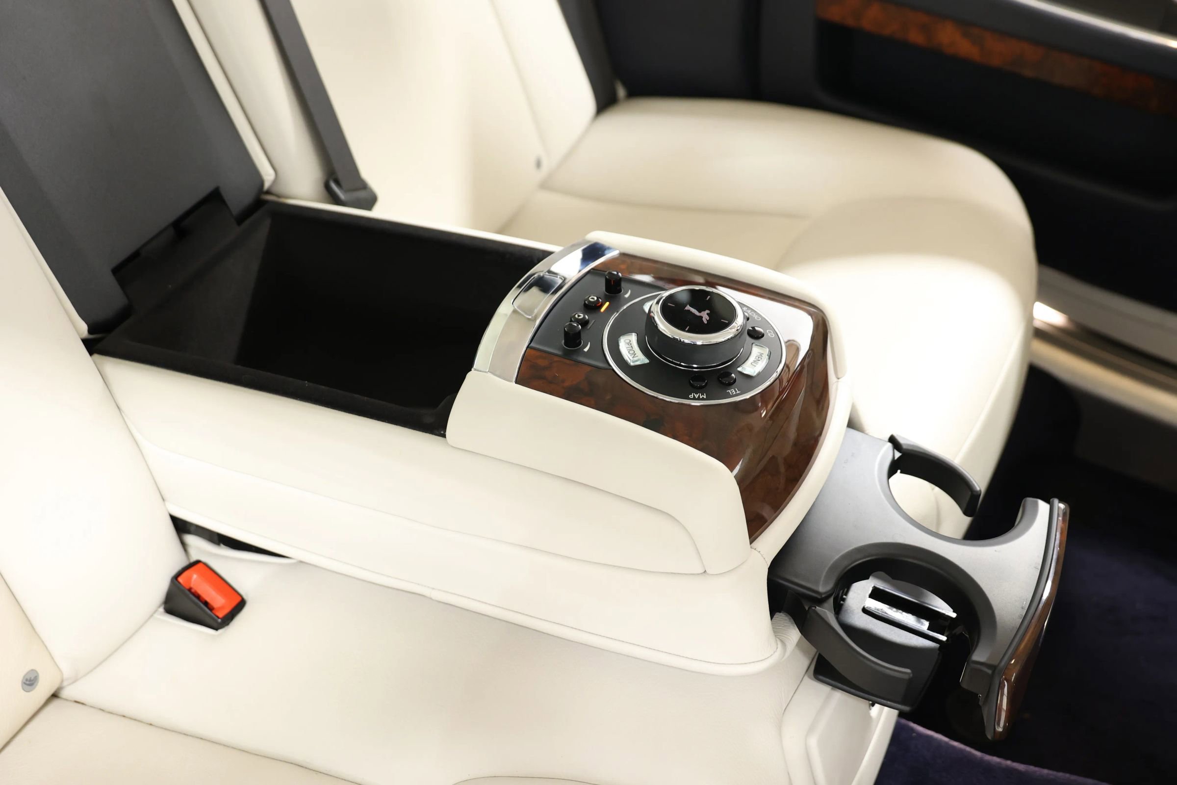 Used 2015 Rolls-Royce Ghost image 85