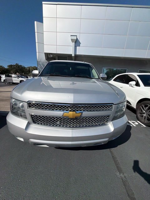 Used 2013 Chevrolet Suburban LT AWD/4WD image 2