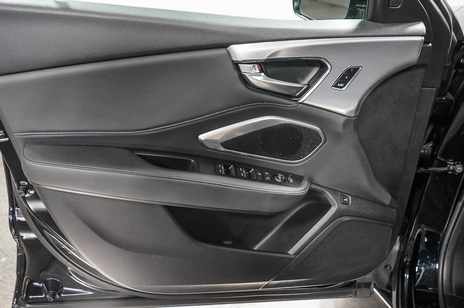 Used 2023 Acura RDX FWD image 25