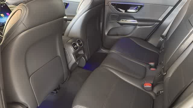 Used 2025 Mercedes-Benz GLC 300 4MATIC image 26