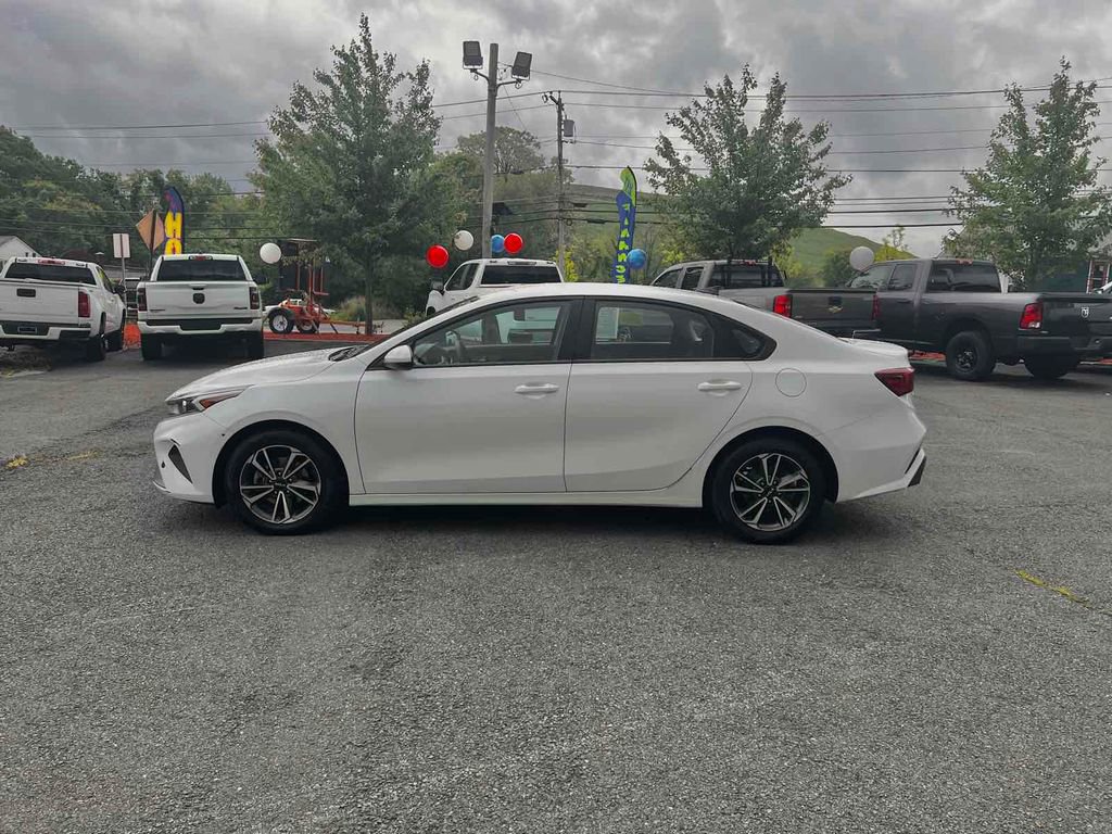 Used 2023 Kia Forte LXS image 4