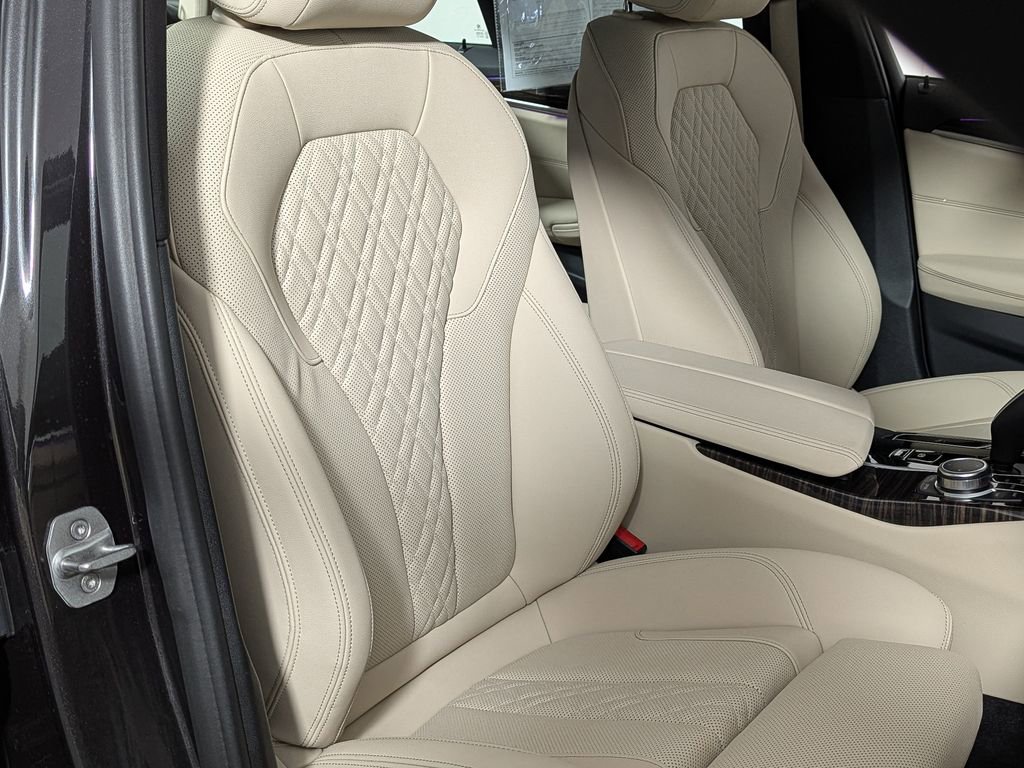 Certified 2022 BMW 530i xDrive w/ Convenience Package image 26