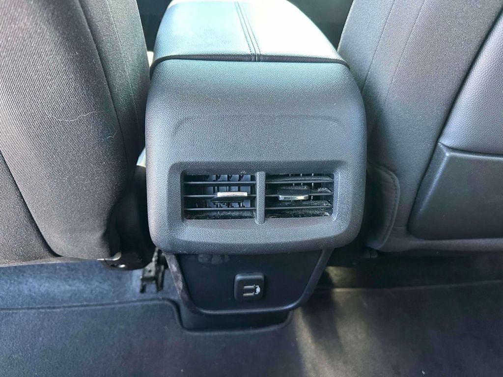 Used 2024 GMC Terrain SLE image 12