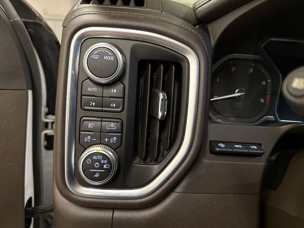 Used 2021 GMC Sierra 3500 Denali w/ Denali Ultimate Package image 15