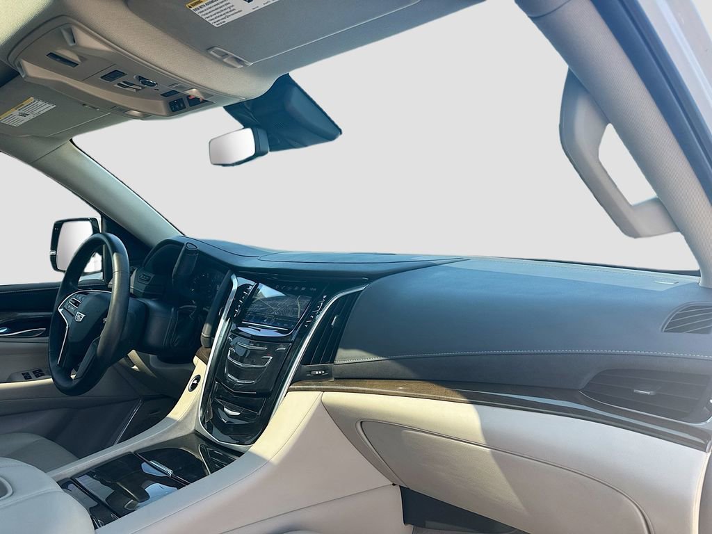 Used 2020 Cadillac Escalade ESV Premium Luxury AWD/4WD image 32