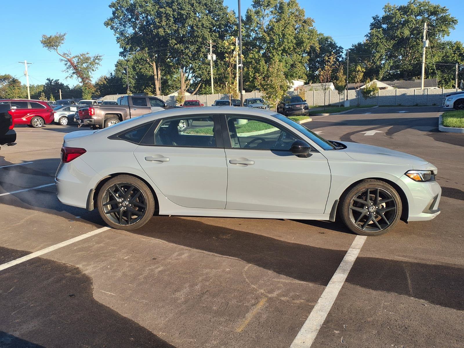Used 2023 Honda Civic Sport image 2