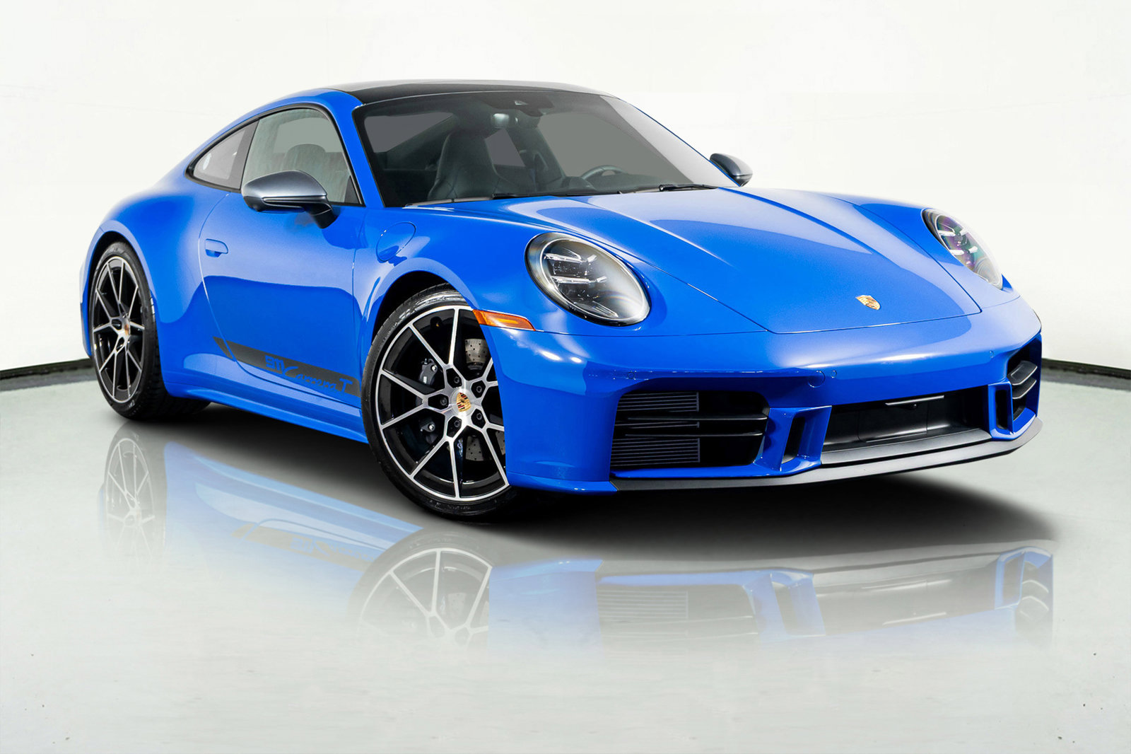 Used 2026 Porsche 911 Carrera T image 4