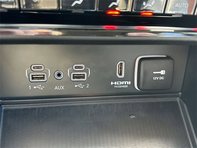 Used 2023 Jeep Grand Cherokee Limited w/ Luxury Tech Group II image 39