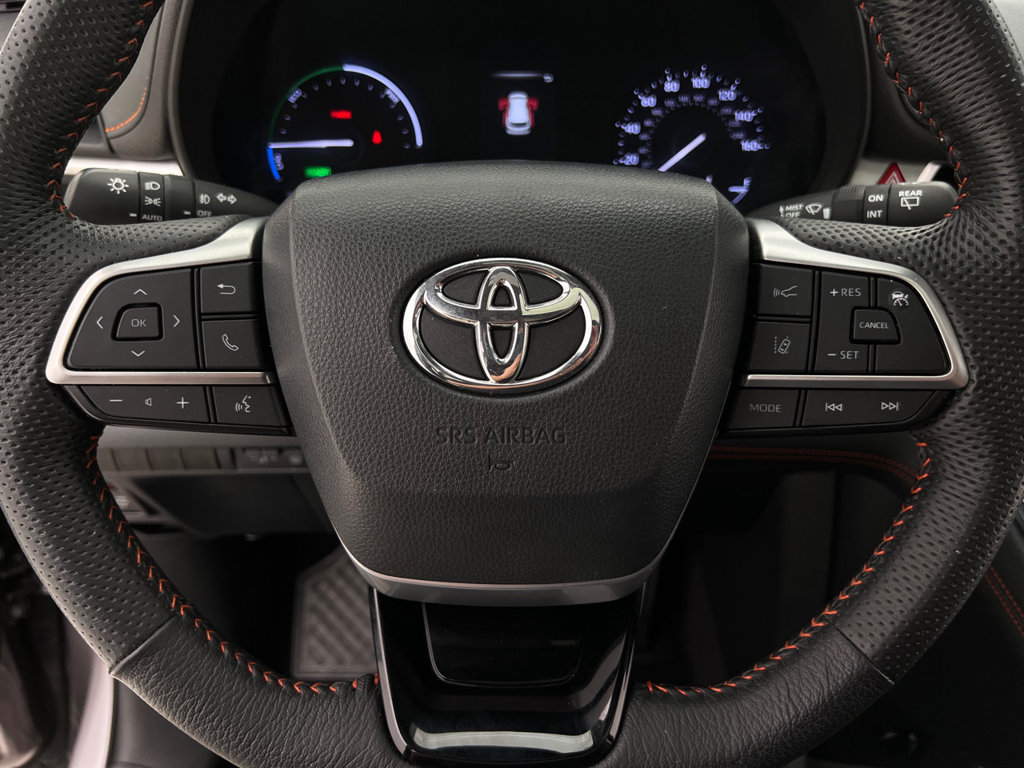 Used 2022 Toyota Sienna XSE w/ XSE Plus Package FWD image 17