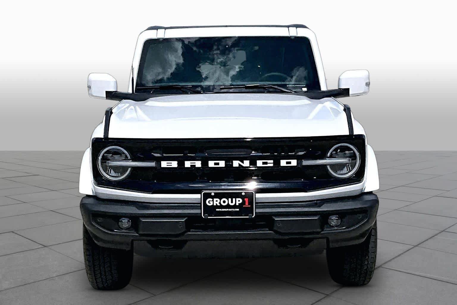 Used 2025 Ford Bronco Outer Banks AWD/4WD image 3
