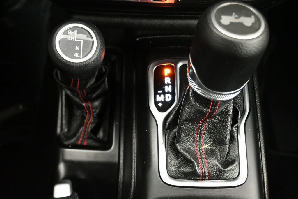 Used 2021 Jeep Wrangler Unlimited Rubicon AWD/4WD image 16