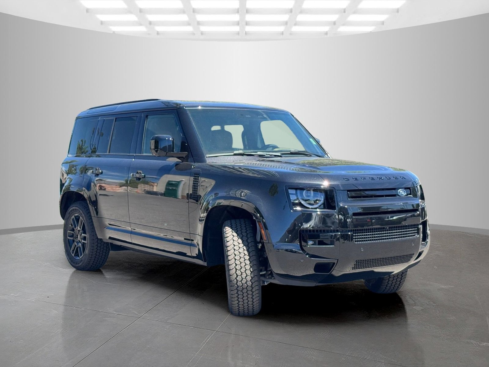 New 2026 Land Rover Defender 110 X-Dynamic SE AWD/4WD image 3