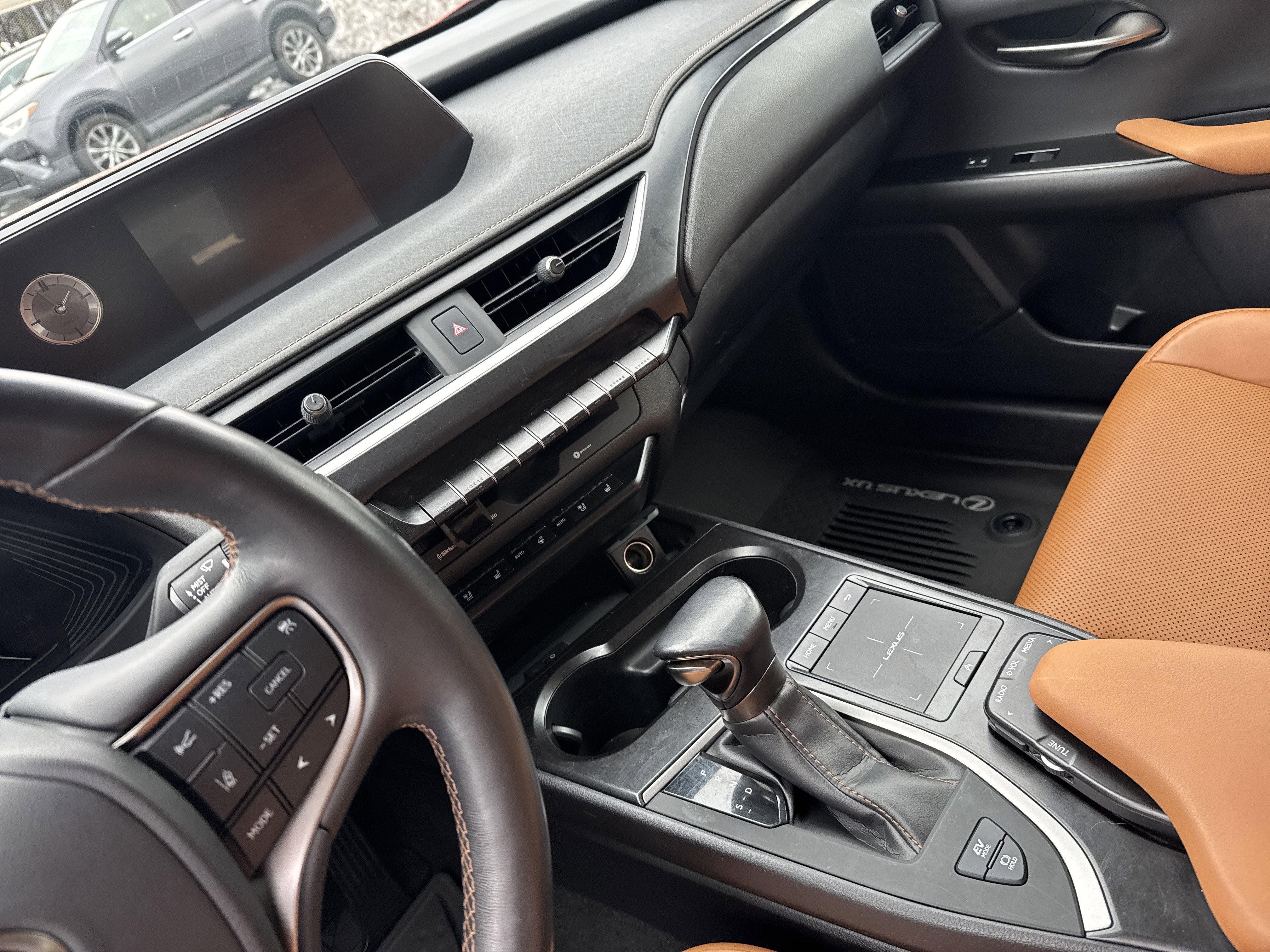 Used 2020 Lexus UX 250h w/ Premium Package image 13