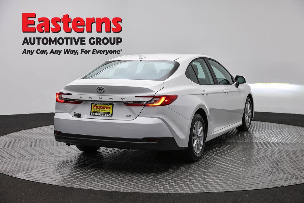 Used 2025 Toyota Camry LE FWD image 5