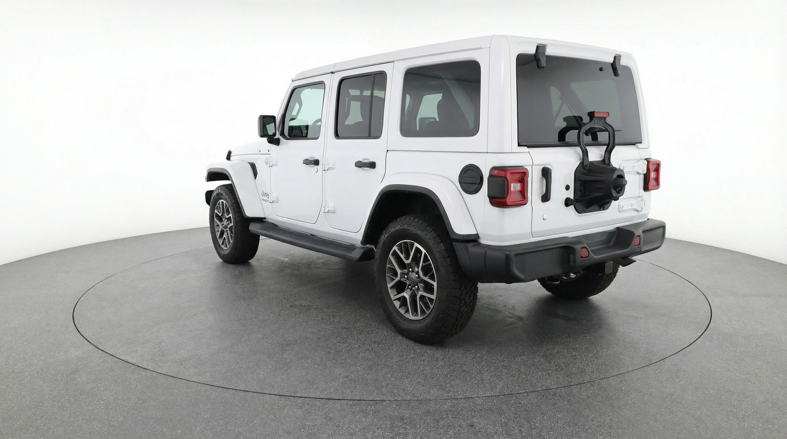 Used 2025 Jeep Wrangler Sahara image 6