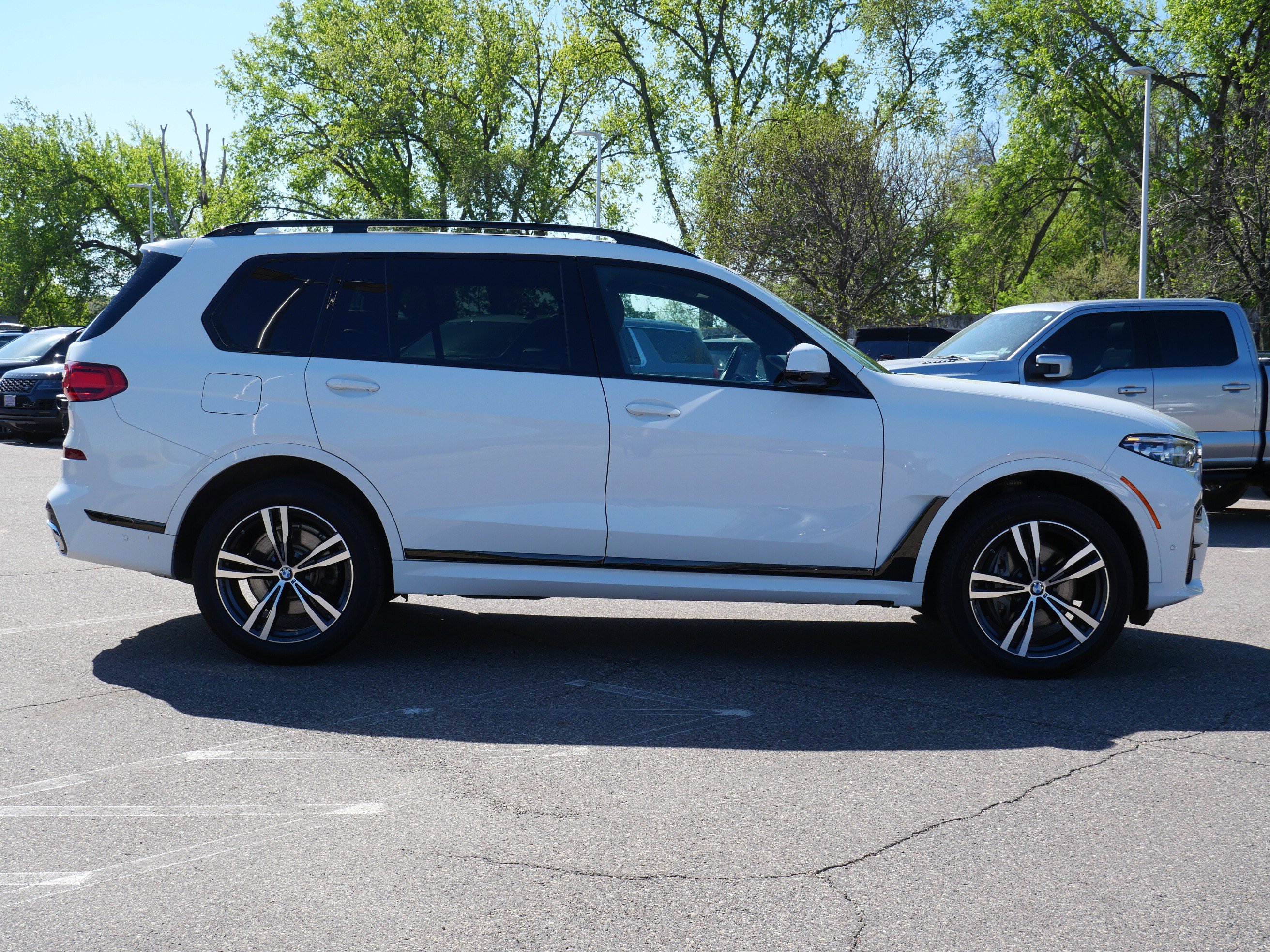 Used 2021 BMW X7 xDrive40i w/ M Sport Package AWD/4WD image 6