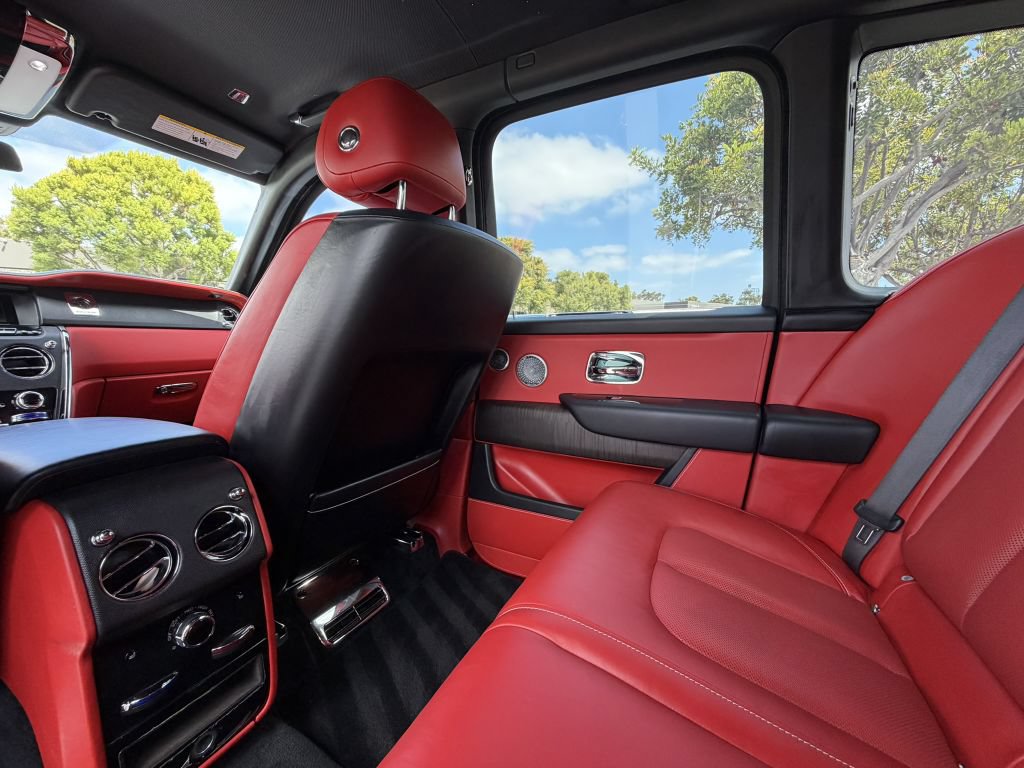 Used 2021 Rolls-Royce Cullinan AWD/4WD image 30