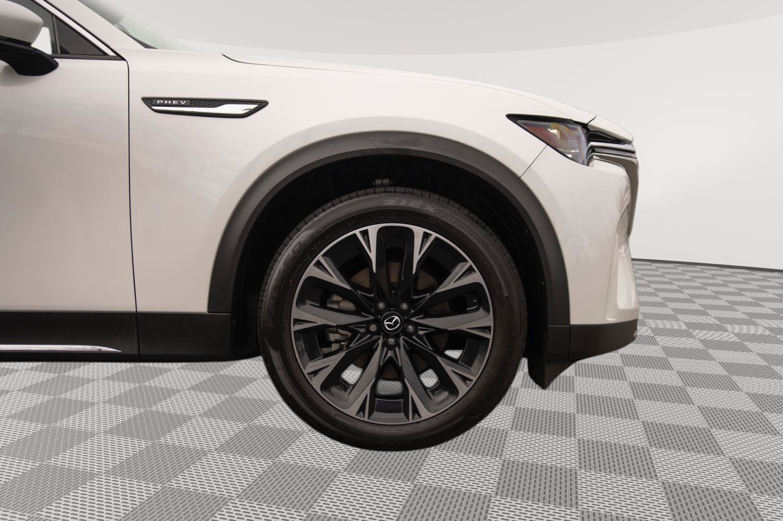 Used 2024 MAZDA CX-90 Plug-In Hybrid w/ Premium Plus image 25